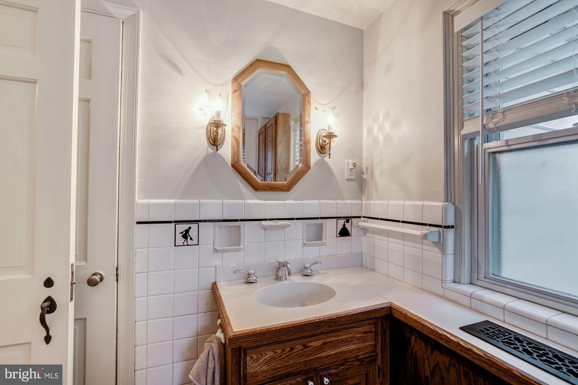 111 Rorer Street Glenside, PA 19038 - Photo 22 of 27 Hall bath 2nd level