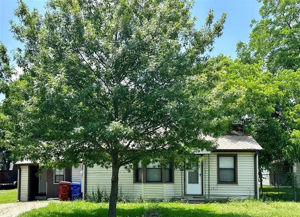 $1,500 | 309 South Bell Street, Royse City, TX 75189