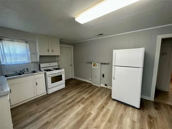 $1,500 | 309 South Bell Street, Royse City, TX 75189