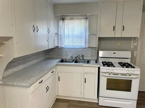 $1,500 | 309 South Bell Street, Royse City, TX 75189