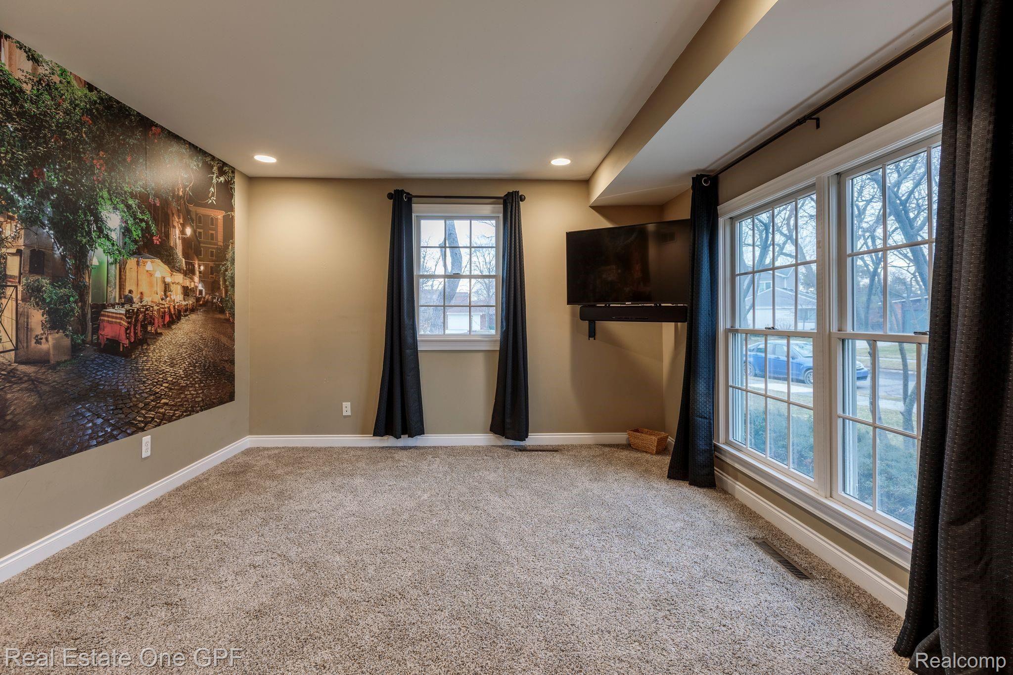 423 Barclay Rd-6.jpg