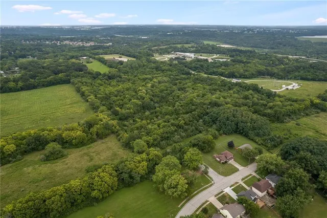 $400,000 | 9721 Elm Avenue, Kansas City, MO 64134