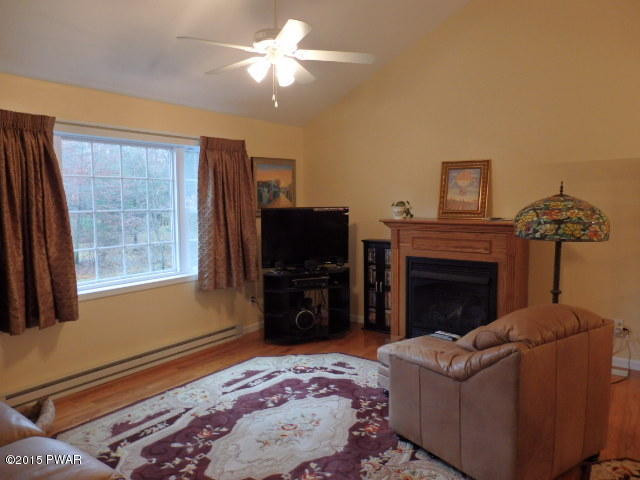 117 Squirrel Road Dingmans Ferry, PA 18328 - Photo 5 of 11