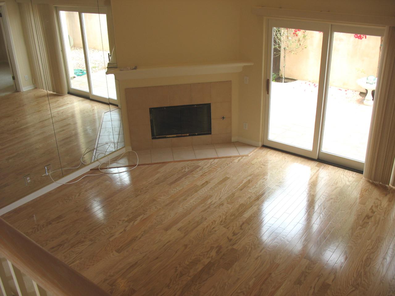 222 Meigs Road, Unit 4 Santa Barbara, CA 93109 - Photo 3 of 10 Living room with hardwood floors