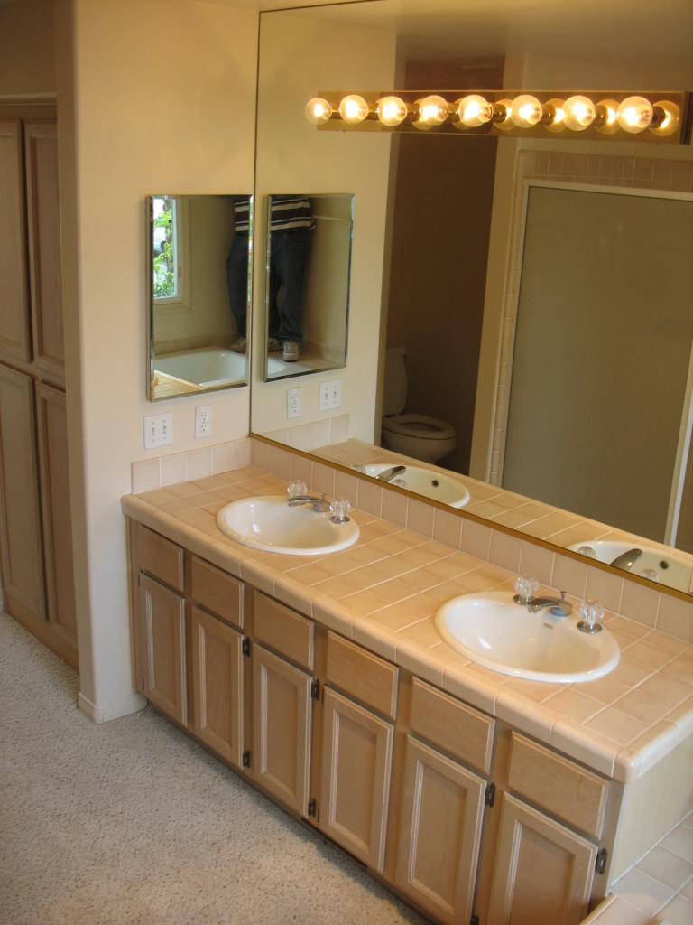 222 Meigs Road, Unit 4 Santa Barbara, CA 93109 - Photo 7 of 10 Master Bathroom