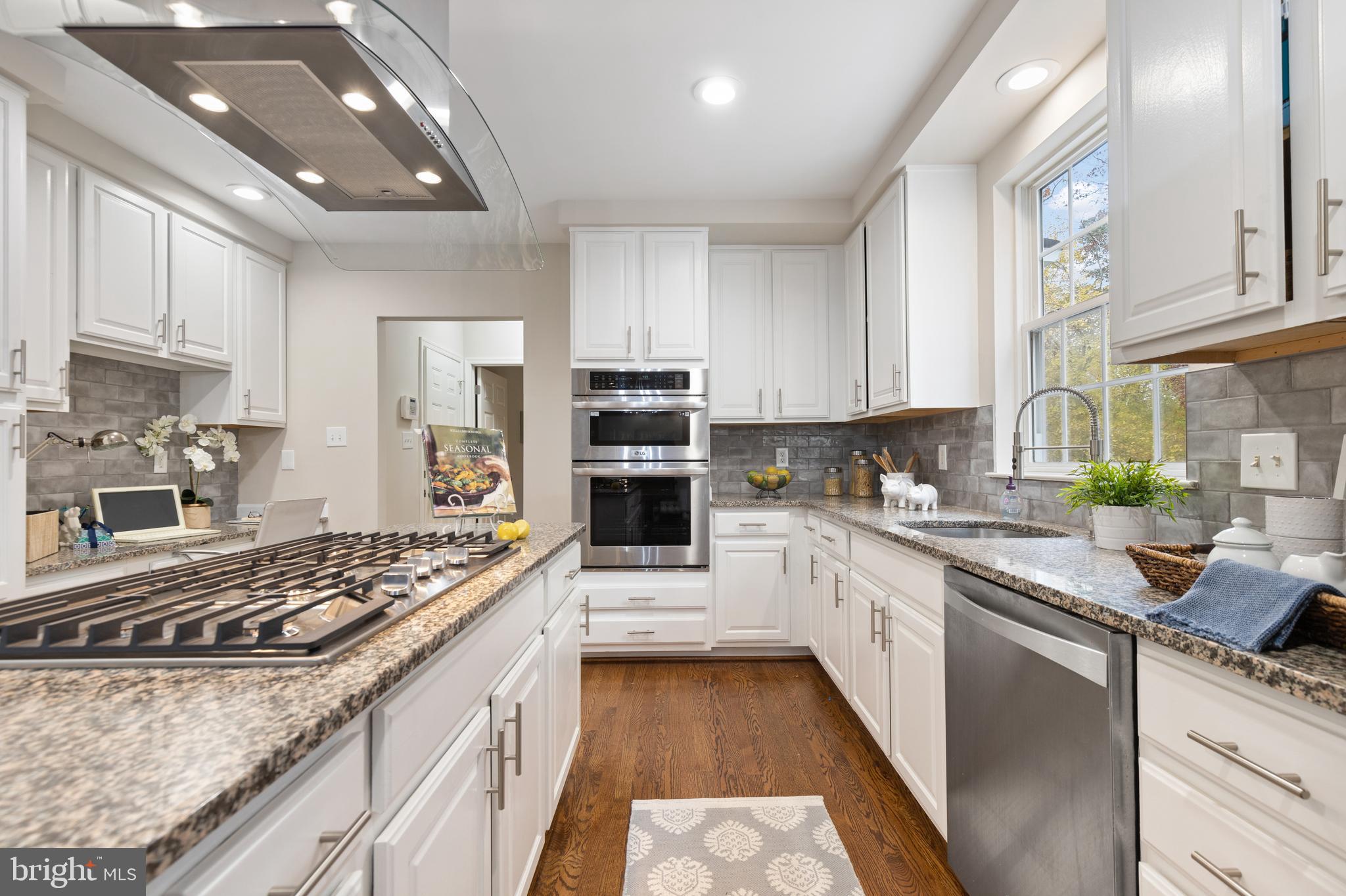 15528 Thompson Road Silver Spring, MD 20905 - Photo 23 of 70 Kitchen