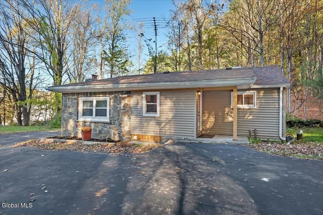 $375,000 | 2150 Highway 143, Coeymans, NY 12007