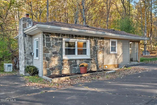 $375,000 | 2150 Highway 143, Coeymans, NY 12007