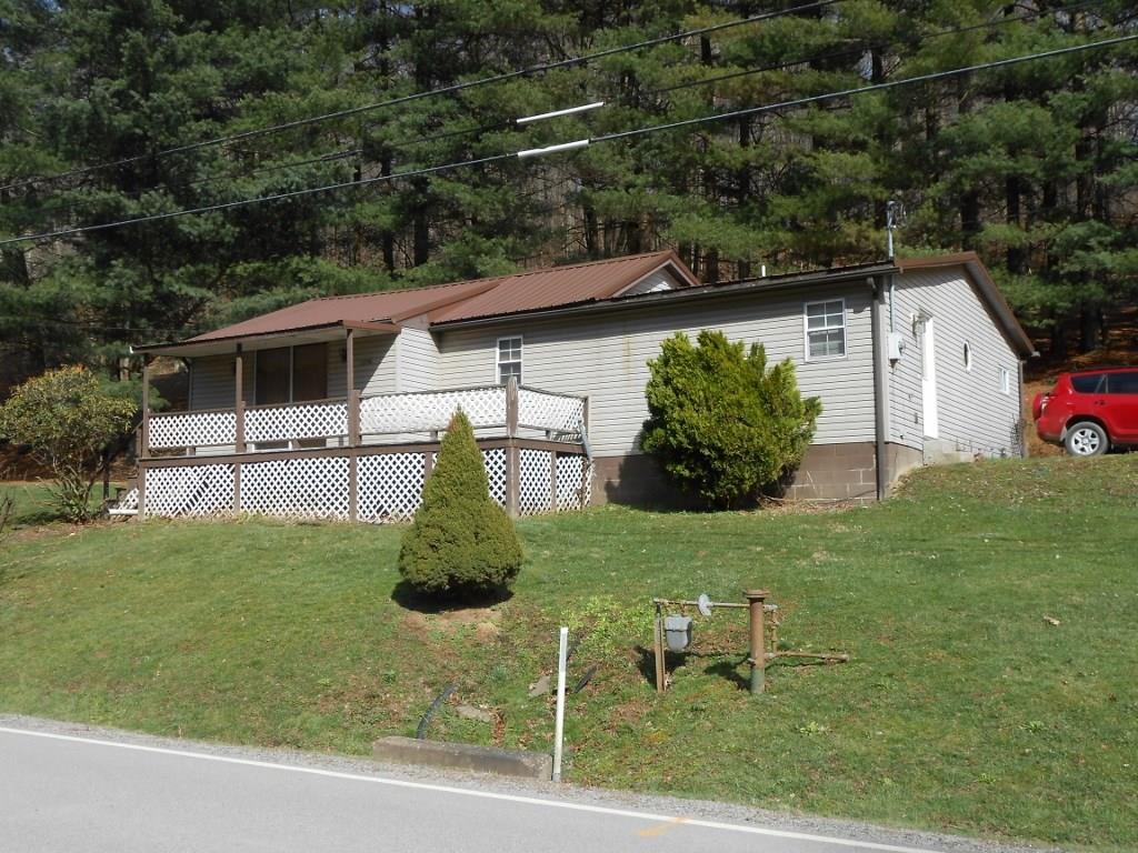 1256 Golden Oaks Road Holbrook, PA 15341 - Photo 1 of 19 Gallery Image 1