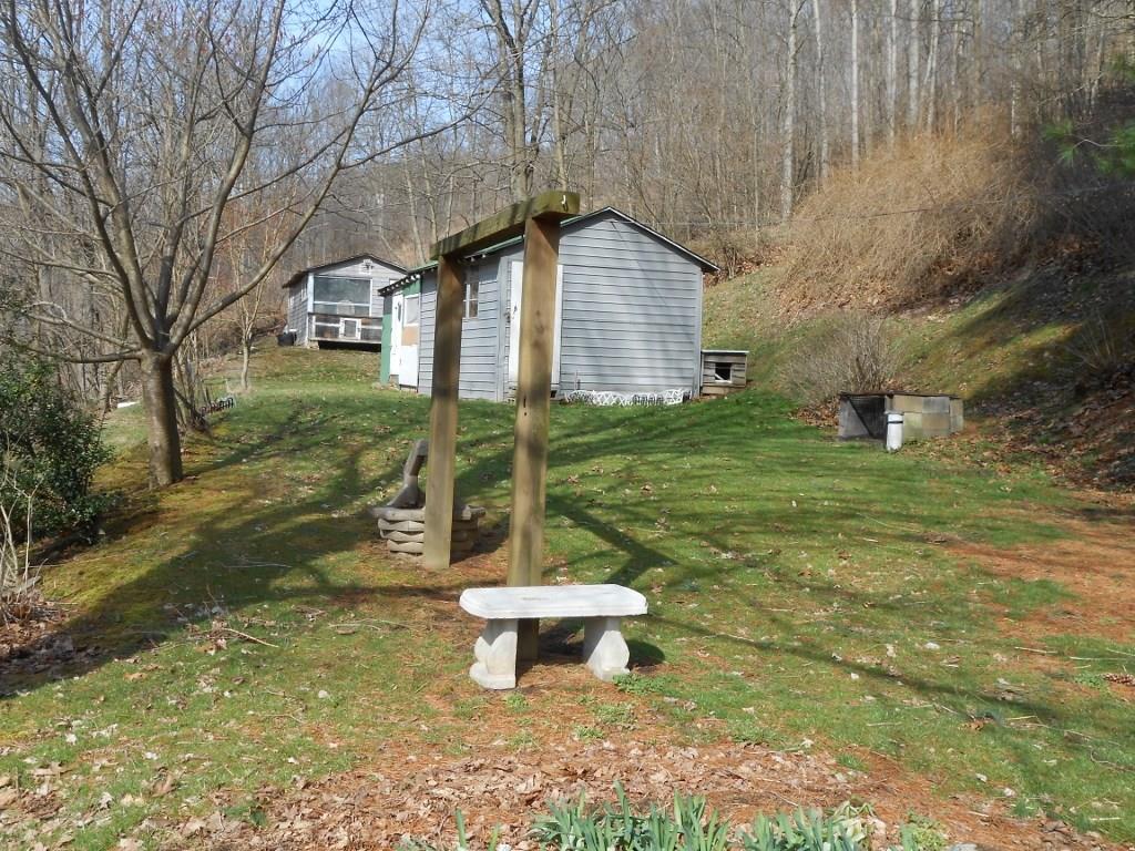 1256 Golden Oaks Road Holbrook, PA 15341 - Photo 12 of 19 Gallery Image 12