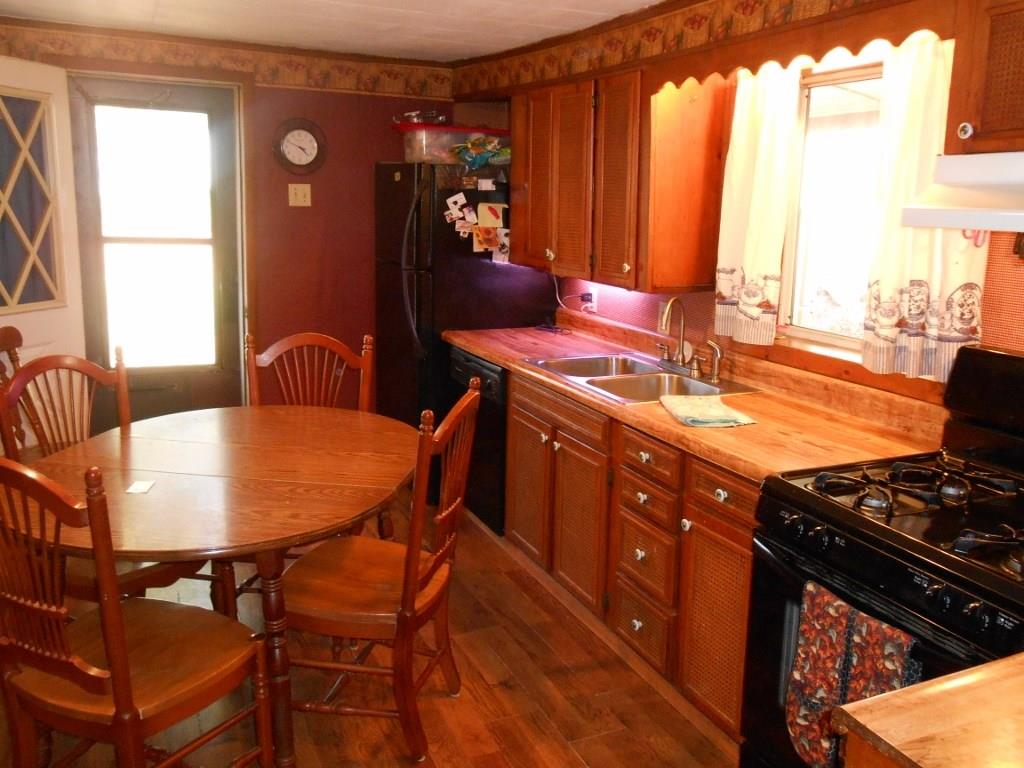 1256 Golden Oaks Road Holbrook, PA 15341 - Photo 8 of 19 Gallery Image 8