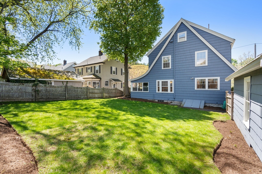 33 Longfellow Road Melrose, MA 02176 - Photo 32 of 38