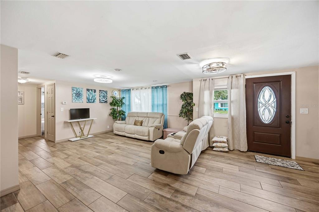 8362 Pelican Road Englewood, FL 34224 - Photo 5 of 30 Gallery Image 5