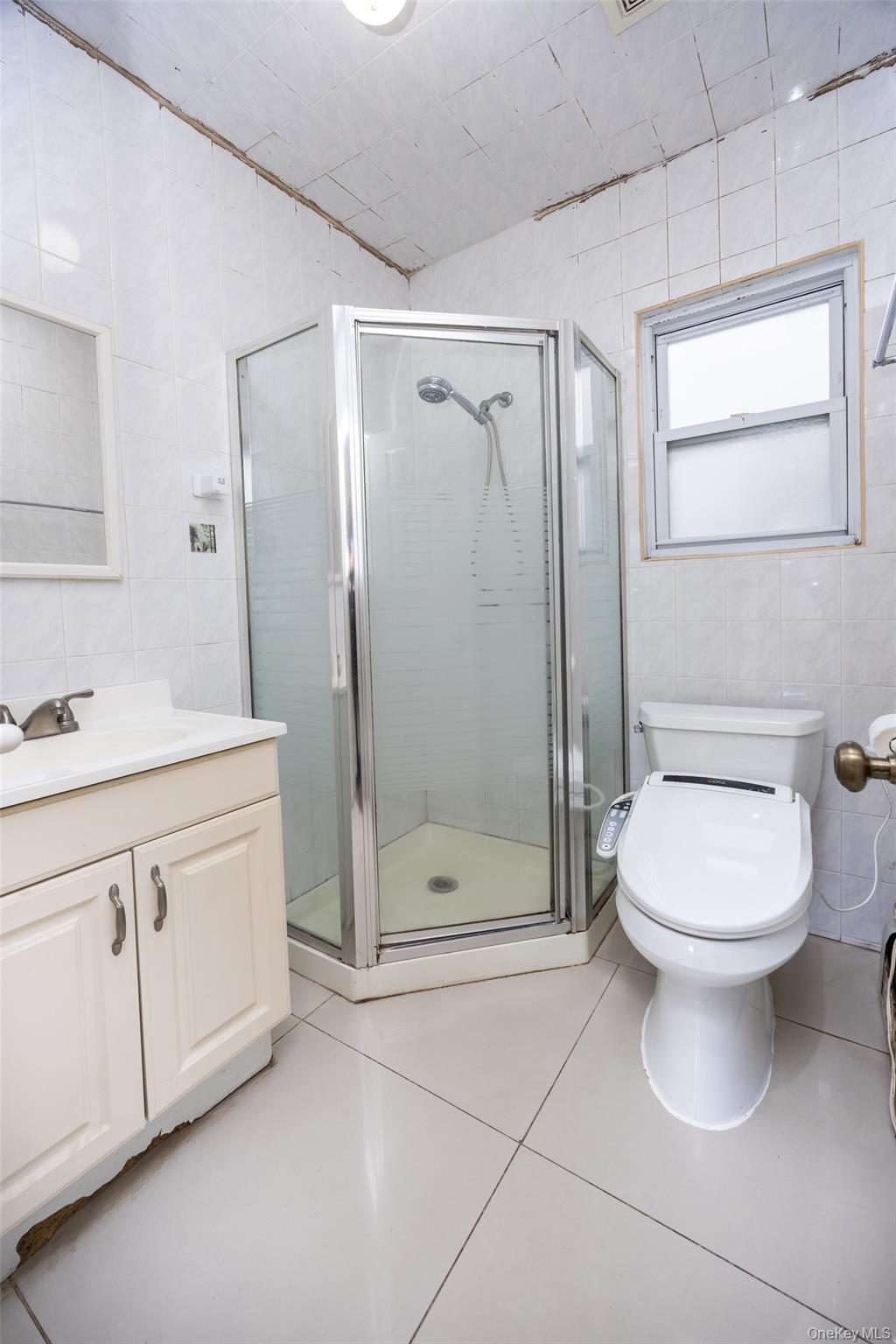 96 Colonial Road Floral Park, NY 11001 - Photo 14 of 29