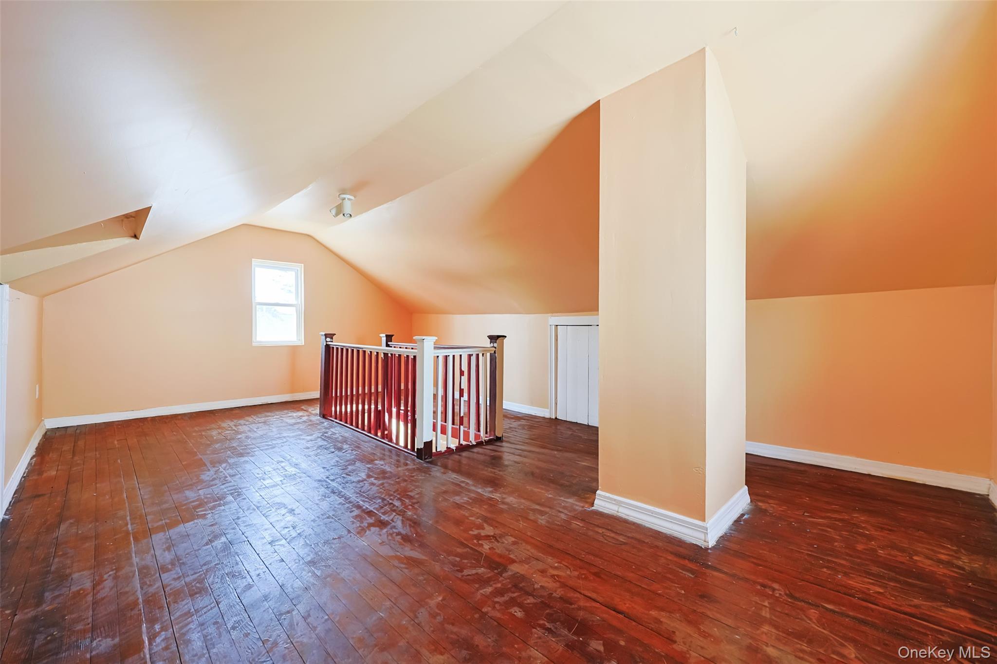 96 Colonial Road Floral Park, NY 11001 - Photo 20 of 29