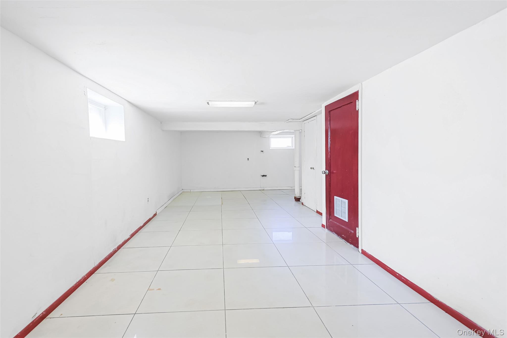 96 Colonial Road Floral Park, NY 11001 - Photo 21 of 29