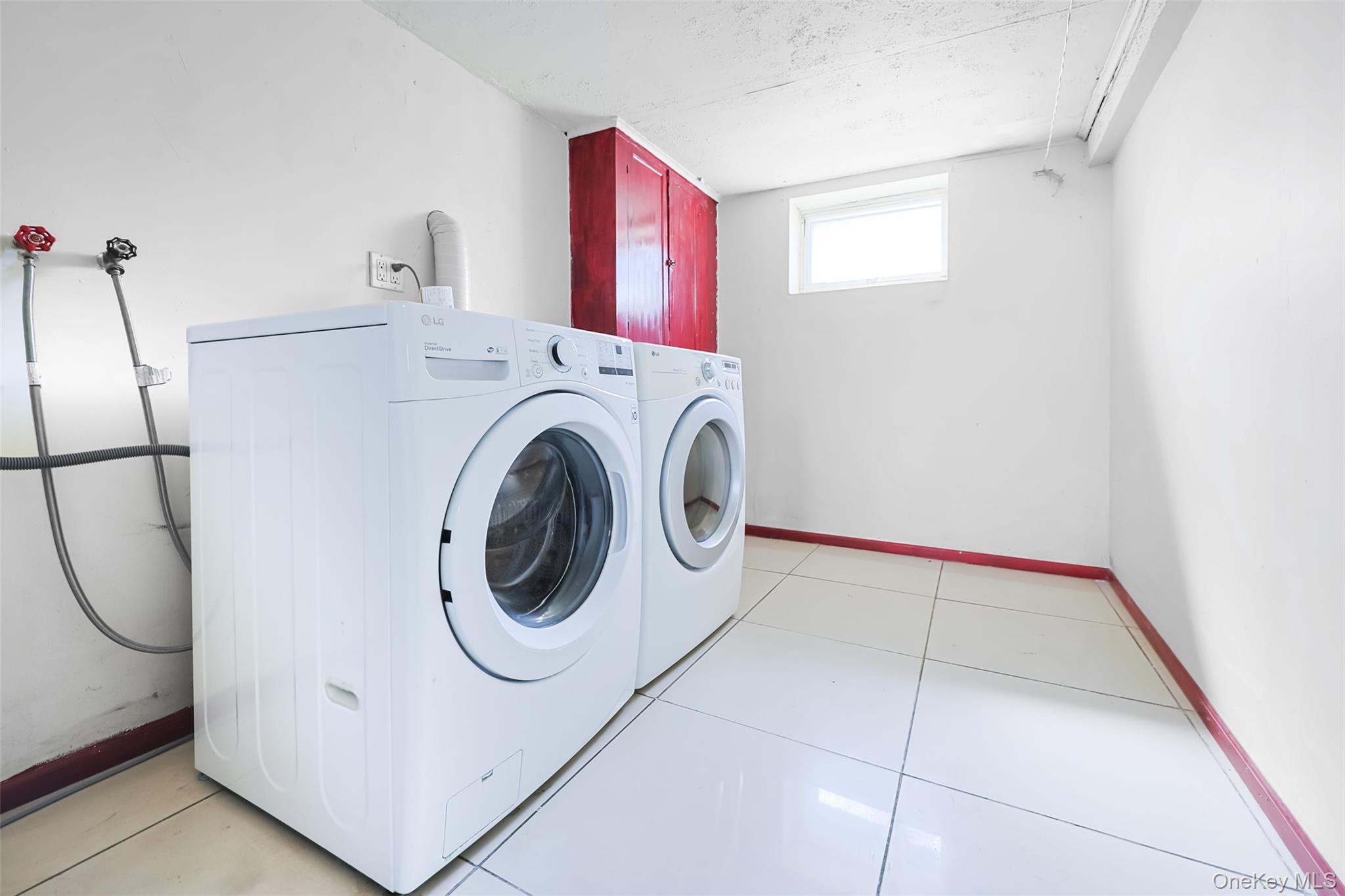 96 Colonial Road Floral Park, NY 11001 - Photo 25 of 29