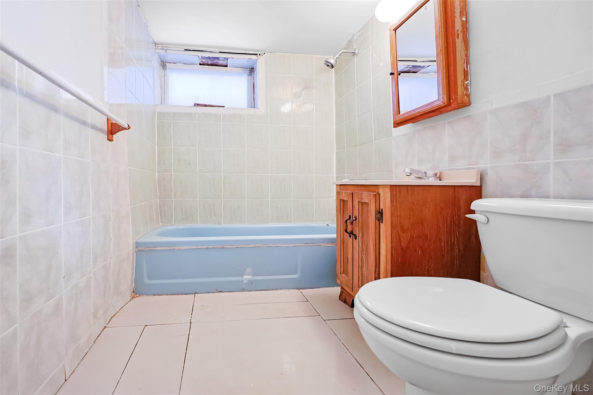 96 Colonial Road Floral Park, NY 11001 - Photo 26 of 29