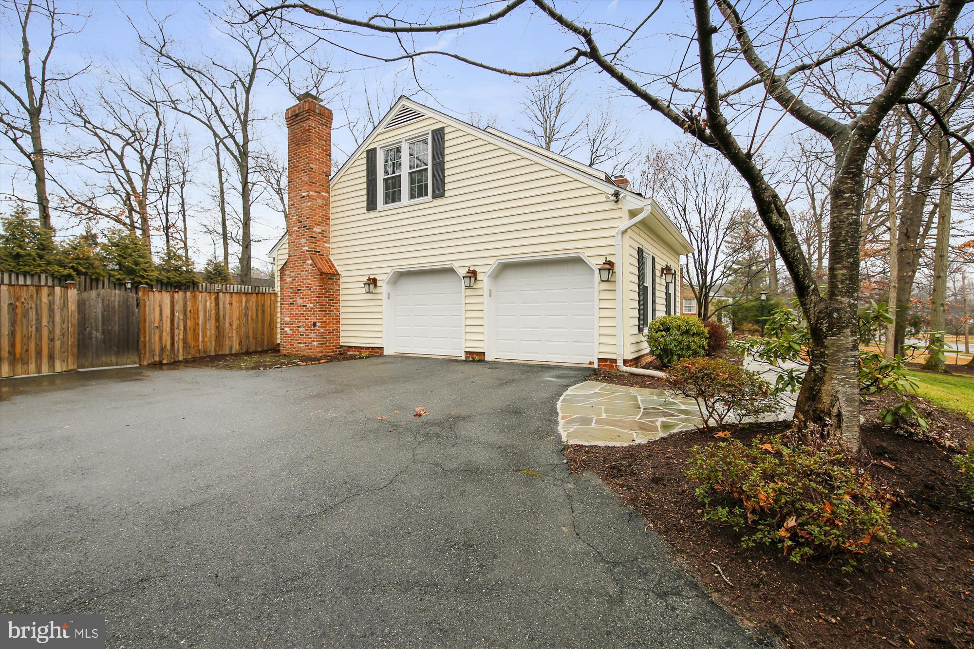 1588 Kimblewick Road Potomac, MD 20854 - Photo 2 of 36