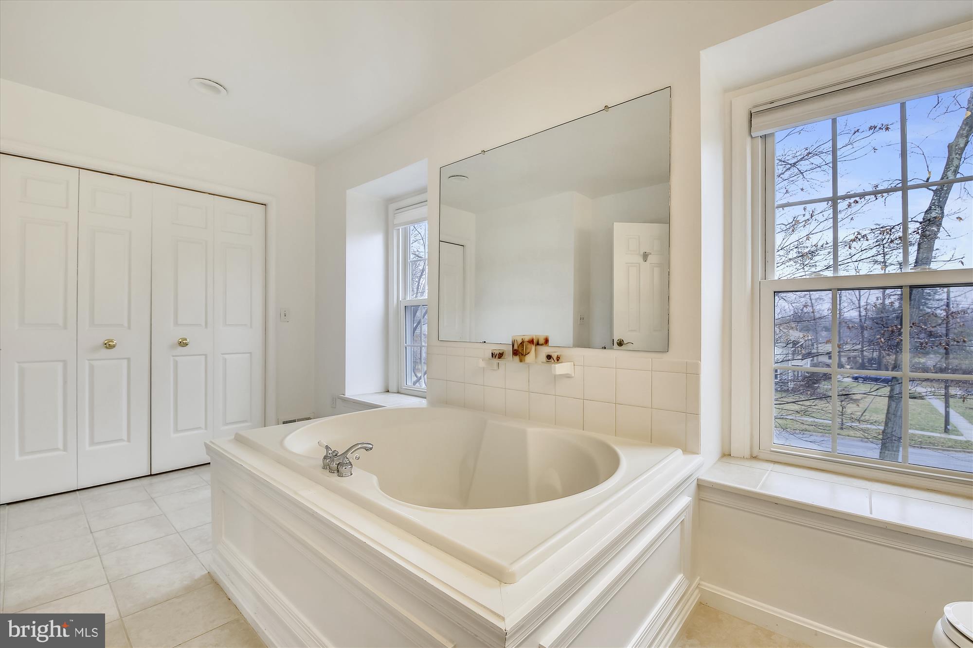 1588 Kimblewick Road Potomac, MD 20854 - Photo 18 of 36 Owner's bath