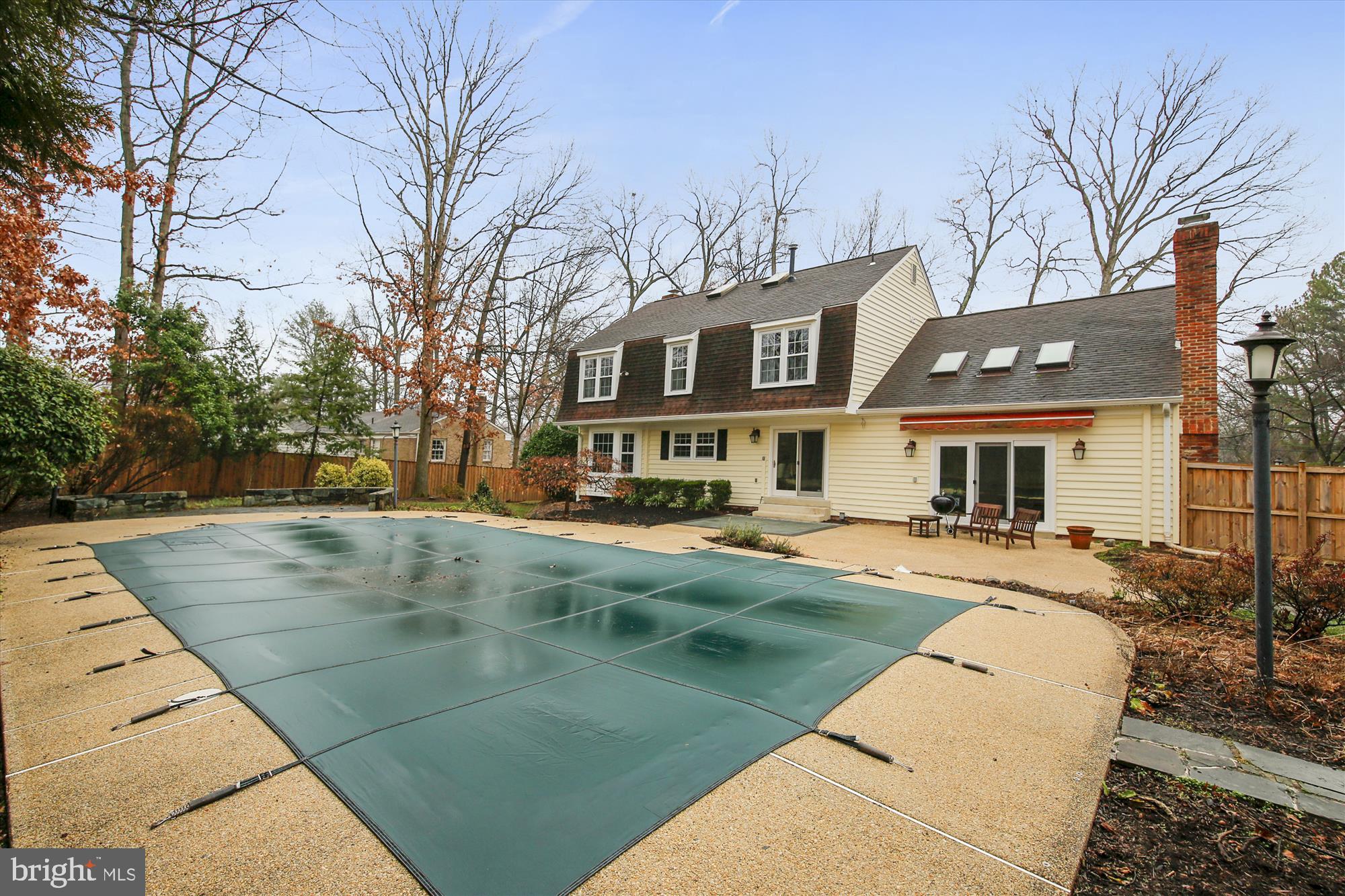 1588 Kimblewick Road Potomac, MD 20854 - Photo 32 of 36 Large pool and deck area