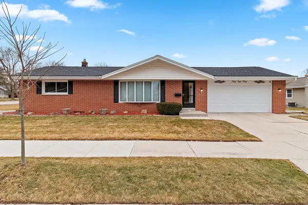 3830 South 14th Street, Sheboygan, WI 53081