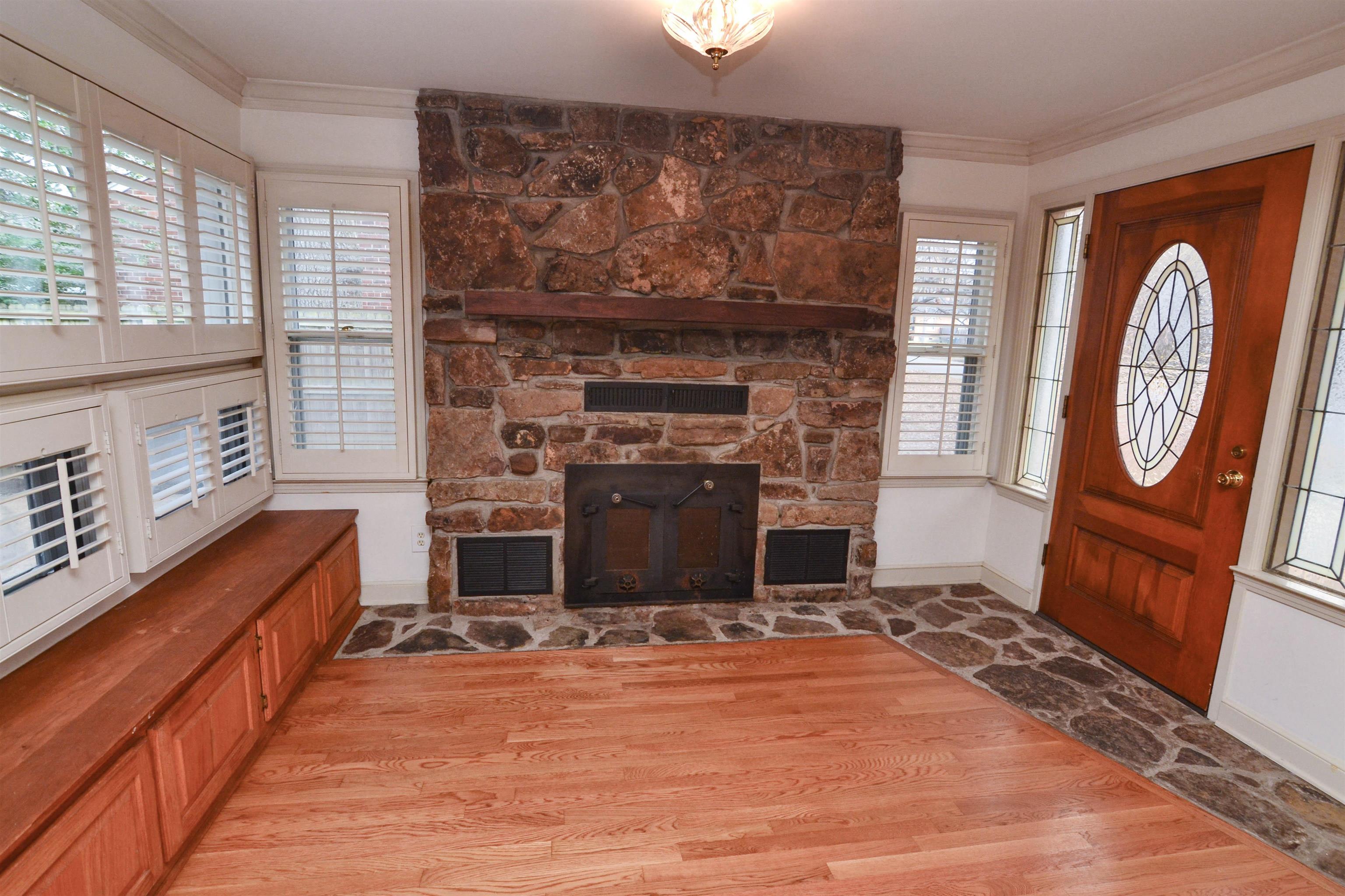 767 Ivy Road Memphis, TN 38117 - Photo 3 of 25 Gallery Image 3