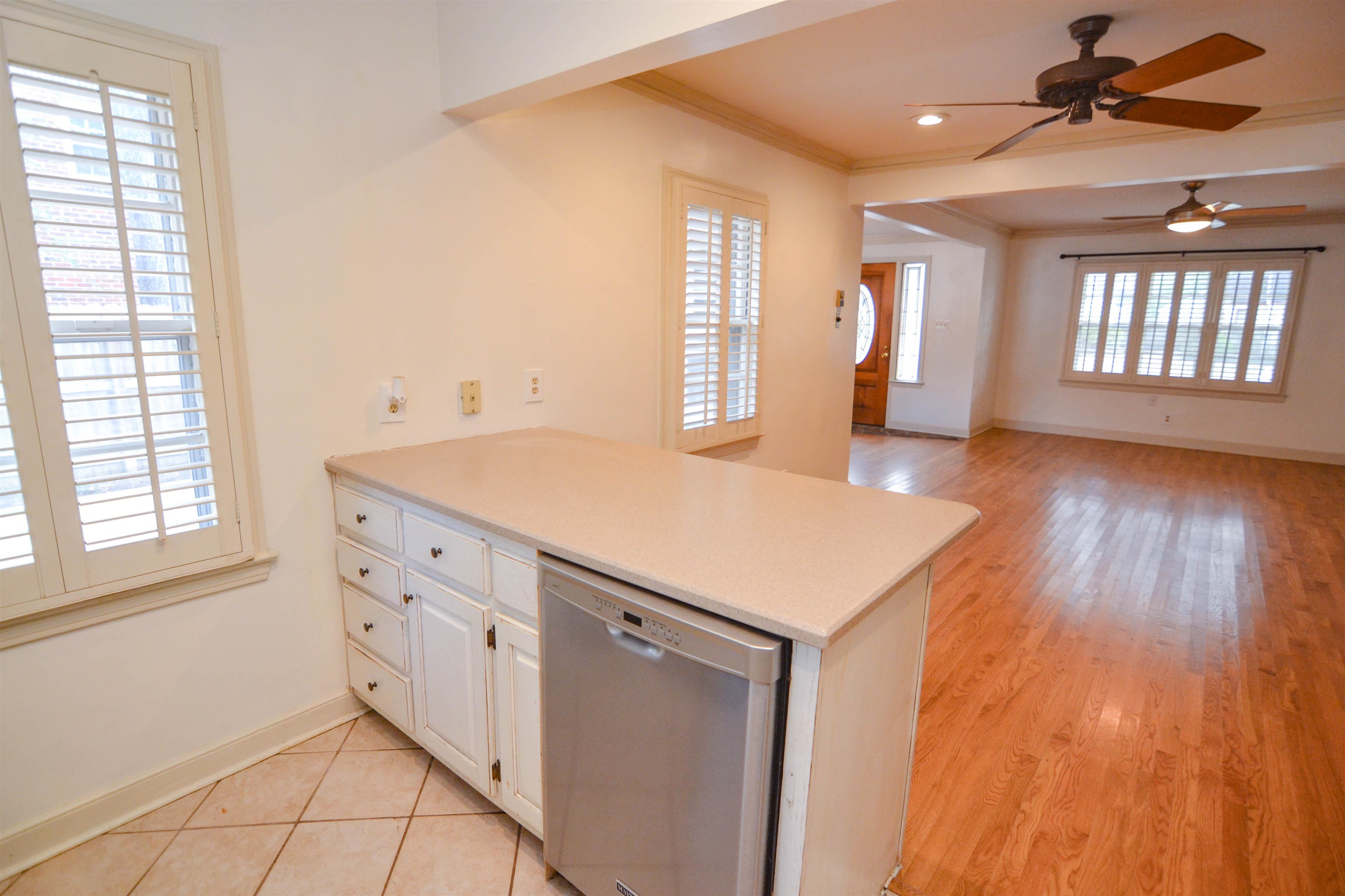 767 Ivy Road Memphis, TN 38117 - Photo 9 of 25 Gallery Image 9