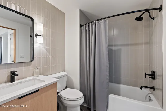 $1,980,000 | 124 Village Lane, Unit 418, Sandpoint, ID 83864