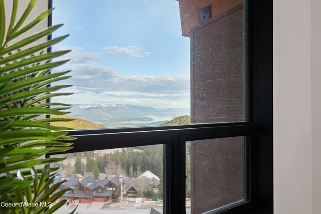 $1,980,000 | 124 Village Lane, Unit 418, Sandpoint, ID 83864