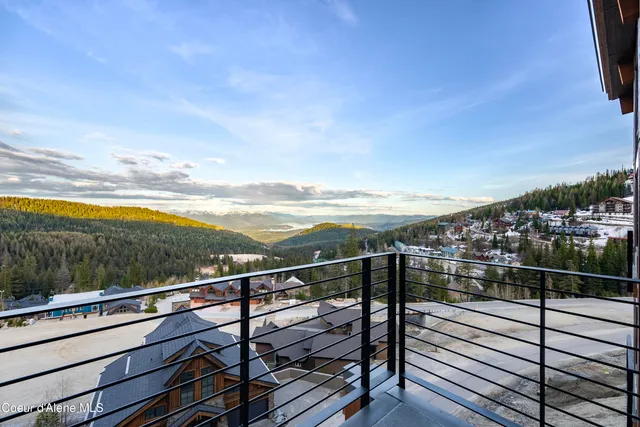 $1,980,000 | 124 Village Lane, Unit 418, Sandpoint, ID 83864