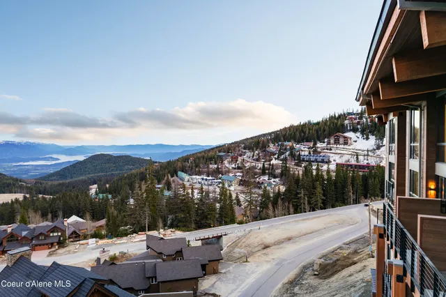 $1,980,000 | 124 Village Lane, Unit 418, Sandpoint, ID 83864