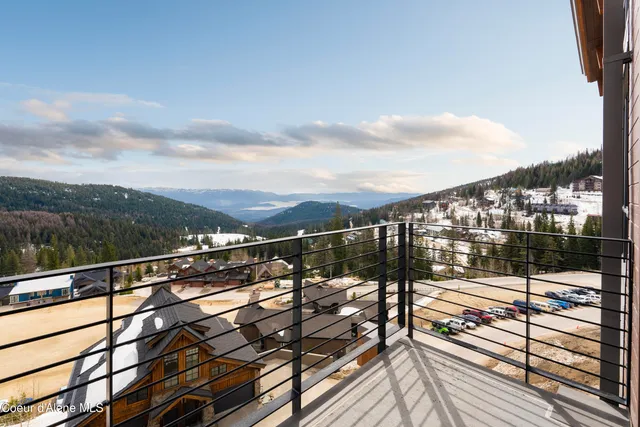 $1,980,000 | 124 Village Lane, Unit 418, Sandpoint, ID 83864