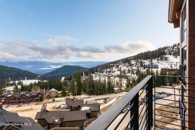 $1,980,000 | 124 Village Lane, Unit 418, Sandpoint, ID 83864