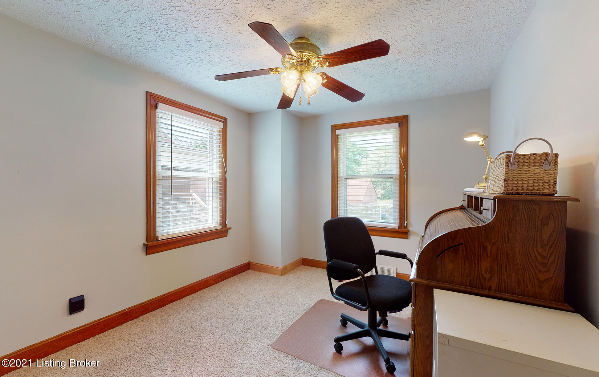 4134 Dover Road Louisville, KY 40216 - Photo 27 of 98 4134-Dover-Rd-05132021-028