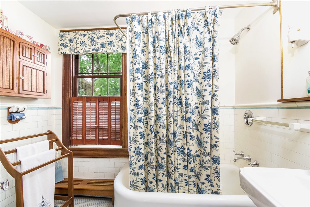 71 Highland Road Tiverton, RI 02878 - Photo 24 of 39