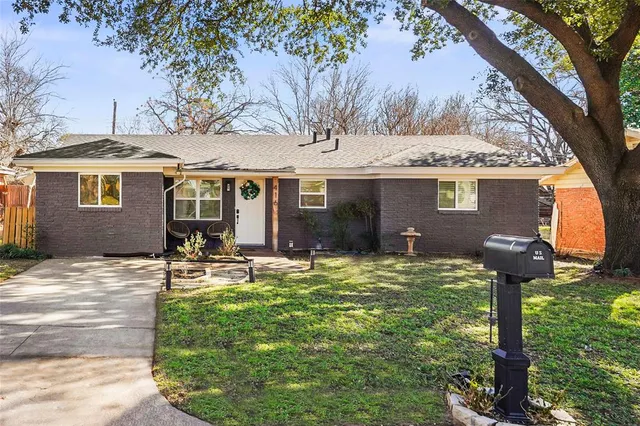 $315,000 | 416 Simmons Drive, Hurst, TX 76053