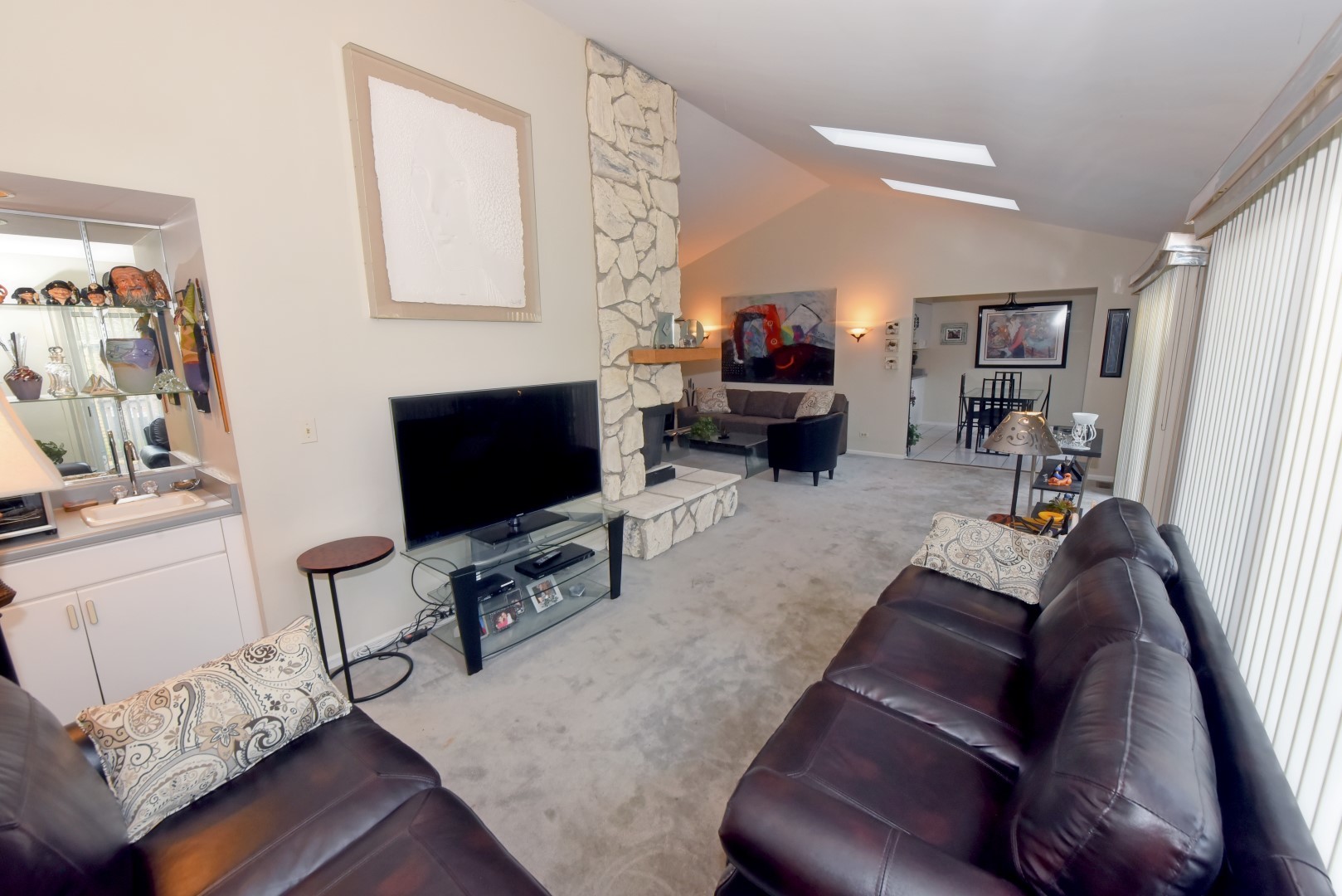 1961 Koehling Road Northbrook, IL 60062 - Photo 3 of 12