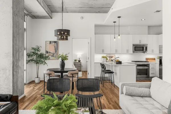 $2,500 | 700 12th Avenue South, Unit 1110, Nashville, TN 37203