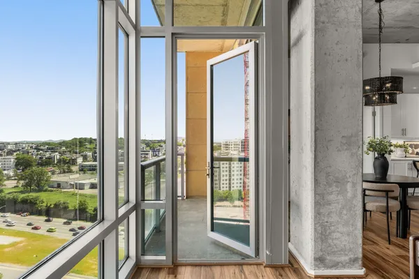 $2,500 | 700 12th Avenue South, Unit 1110, Nashville, TN 37203