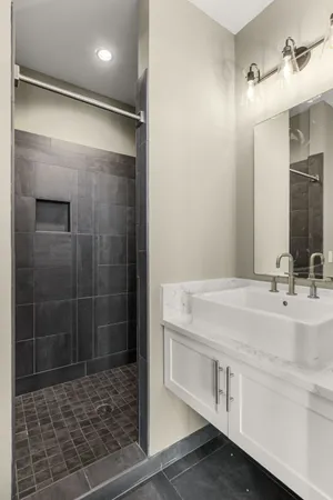 $2,500 | 700 12th Avenue South, Unit 1110, Nashville, TN 37203