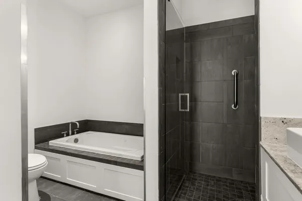 $2,500 | 700 12th Avenue South, Unit 1110, Nashville, TN 37203