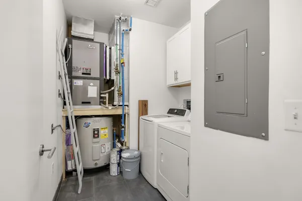 $2,500 | 700 12th Avenue South, Unit 1110, Nashville, TN 37203