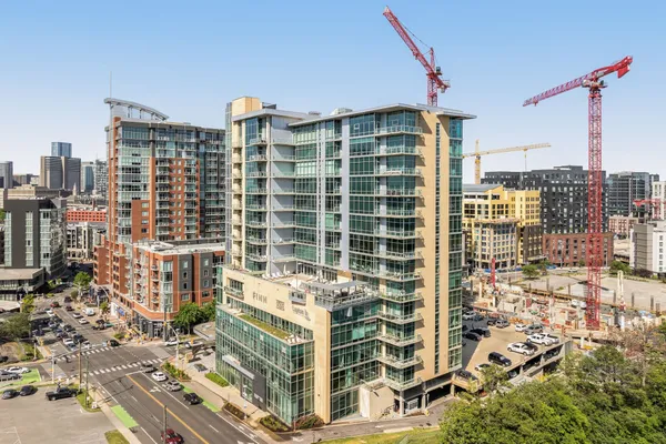 $2,500 | 700 12th Avenue South, Unit 1110, Nashville, TN 37203
