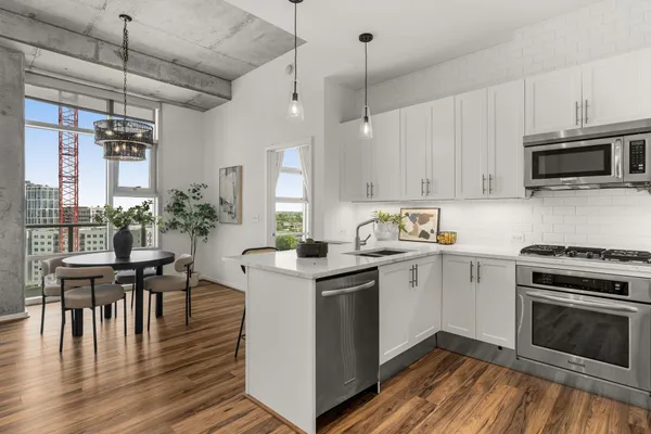 $2,500 | 700 12th Avenue South, Unit 1110, Nashville, TN 37203