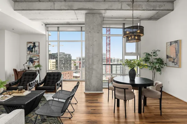 $2,500 | 700 12th Avenue South, Unit 1110, Nashville, TN 37203