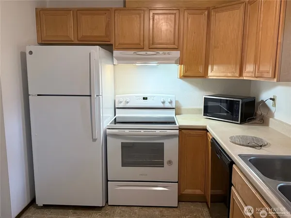 $3,150 | 306 146th Place Northeast, Bellevue, WA 98007