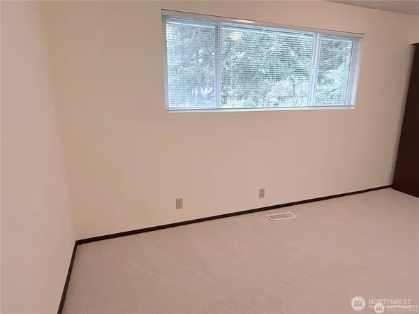 $3,150 | 306 146th Place Northeast, Bellevue, WA 98007