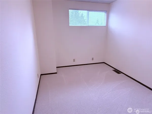 $3,150 | 306 146th Place Northeast, Bellevue, WA 98007