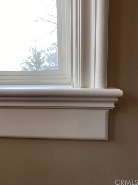 1010 Black Oaks Drive Lake Arrowhead, CA 92352 - Photo 42 of 52 a close view of washer and dryer